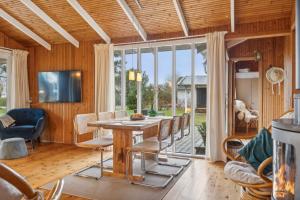 Idyllic Family Summer House 75 Meters From Coast