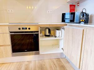 Downtown Spacious Suite-3min Metro