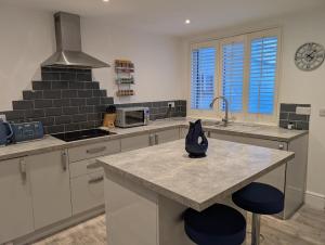 2-Bed Maisonette near Margate Sands Sleeps 6