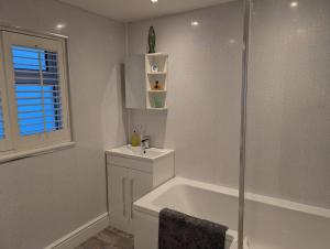 2-Bed Maisonette near Margate Sands Sleeps 6