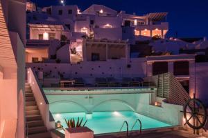 On The Rocks - Small Luxury Hotels of the World Santorini Greece