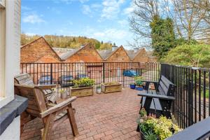 #108 Peaceful Woodland-Edge Stay near Ironbridge - Sleeps 6 - Perfect for Contractors and Families - Free Parking