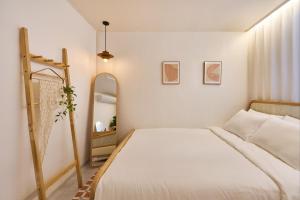 Cozy Stay near Hongdae & Yeonnam, 10min to Subway