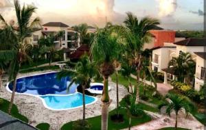 Aqua Haven Poolside Paradise Electricity included