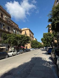 Giulias apartment city