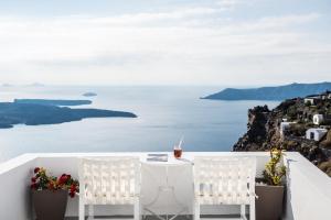 On The Rocks - Small Luxury Hotels of the World Santorini Greece