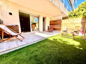 Sanary centre charmant studio 28m2 avec jardin parking privé