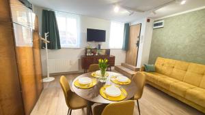 APARTAMENT Nowoczesny PRL