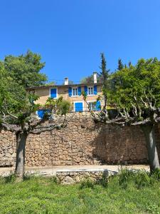 Superbe bastide provençale avec piscine rivière et terrain de pétanque