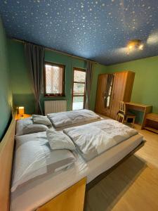 Gästezimmer mit eigenem Bad und Balkon im Herzen von Langen - nahe FFM