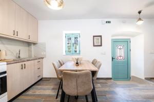 Rizes - Traditional Stone House in Zia