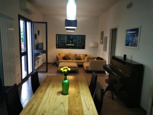 Villa Anemone - Relax in villa tra mare e piscina