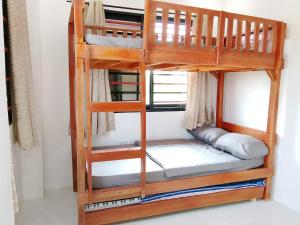 EL JAES Guesthouse 3 bdrms 10-15pax