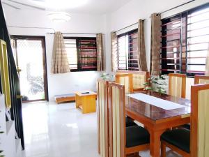 EL JAES Guesthouse 3 bdrms 10-15pax