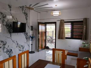 EL JAES Guesthouse 3 bdrms 10-15pax