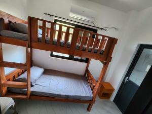 EL JAES Guesthouse 3 bdrms 10-15pax