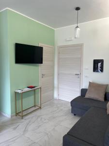 Milazzo Blu Fronte Spiaggia, Vista Eolie Verde