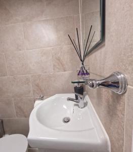 C - Spacious King Room City Centre Sheffield