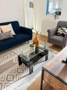 Spacious Home Minutes from the Beach wparking