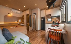 Sunlit Studio in D1 - Cozy & Central Stay - 3 Pax