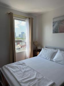 Shanes Spot Pool Netflix and Wi-Fi near CBD