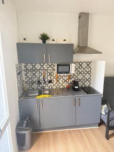 Paris - Metro à 5 minutes Studio ou 2 chambres