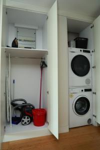 Deluxe 2BR Apartment Balcony 420