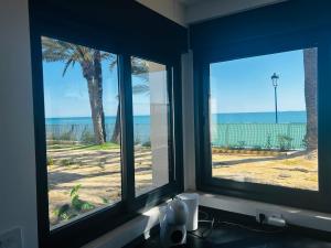 Ferienhaus direkt am Strand mit Terrasse und Meerblick in Torrevieja