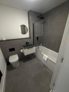 Berkeley Square Apartments by StaySavvy Accommodation