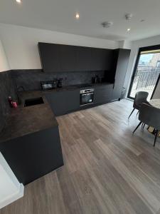 Berkeley Square Apartments by StaySavvy Accommodation