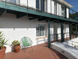 Independent Room in private villa with view1