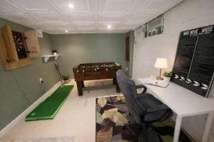 Best Location 5 BD Spacious Family Home- Indianapolis IN