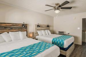 Stunning and Spacious 3 Bedroom House with Fireplace! Steps From the Ocean- Memory at the Sea!