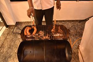 Dutch Point Negombo Beach Resort