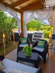 Villa with jacuzzi and terrace Ideal Easter