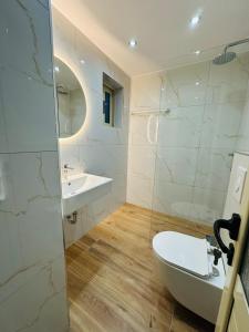 Foti Rooms