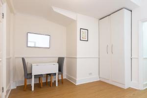 Brilliantly Located Studio Flat in Earls Court