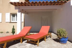 Joli studio avec piscine