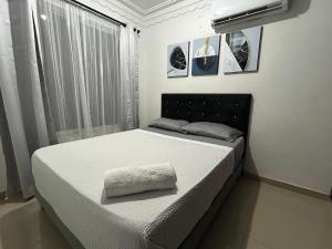 Lujo y Conexión Apto con Aire, WiFi y Comodidad Total en el Caney