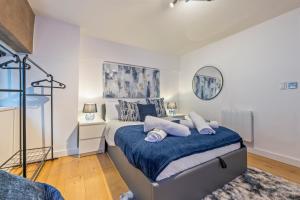 Jewellery Quarter Townhouse Sleeps 10 Pool Table