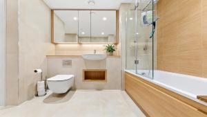 1BR Flat By Regal Realms Short Lets & Serviced Accommodation London With Competitive Rates & Prime Location