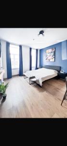 Modern Quiet Flat near Metro U1 Ideal for 3