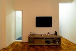 Apartamento 450m Praia do Flamengo - 400m do metrô, restaurantes e bares