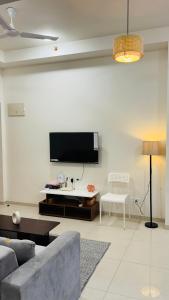 Cozy 2 BHK Apartment In Gift City Like Home