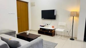 Cozy 2 BHK Apartment In Gift City Like Home