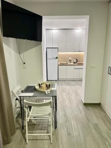 Green Studio - by LuckyMoonApartments