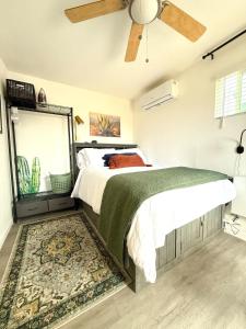 Central close to trails shopping downtown