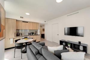 501 First Miami 2BR I 2BA Corner Ocean View #2912