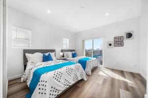 BRAND NEW house 3BR 3BA in Silver Lake and Parking