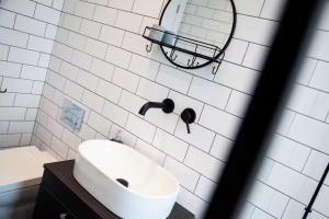 Heatons Retreat - Modern Two Bedroom Apartment
